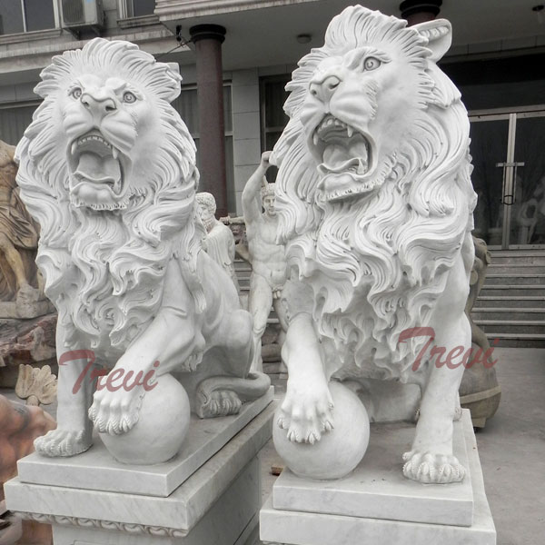 Chinese Lion Outdoor Decorative Sculptures in Front of House