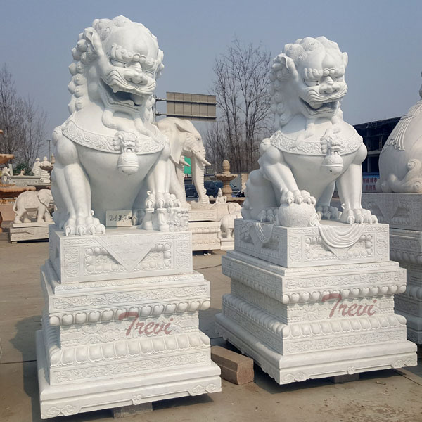 Pair of Lion Statues Stone Lawn Ornaments Outside Houses