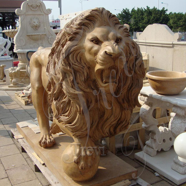 Lion Statue With Ball Garden Ornaments and Sculptures for Front Porch